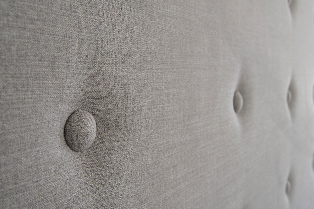 Nordic Select waterbed, close-up of the buttoned headboard