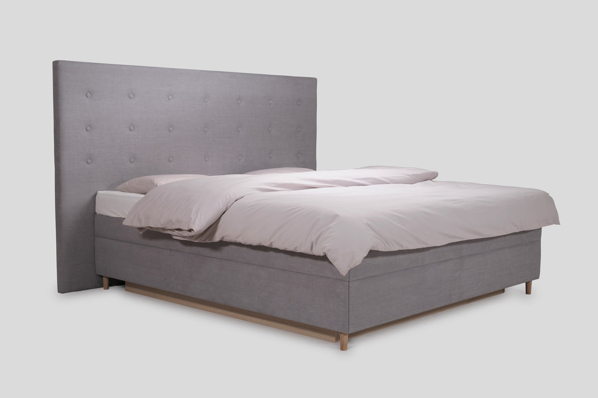 Nordic Select waterbed, angled view